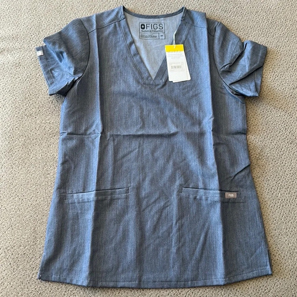 NWT FIGS Casma Top - Picture 3 of 4